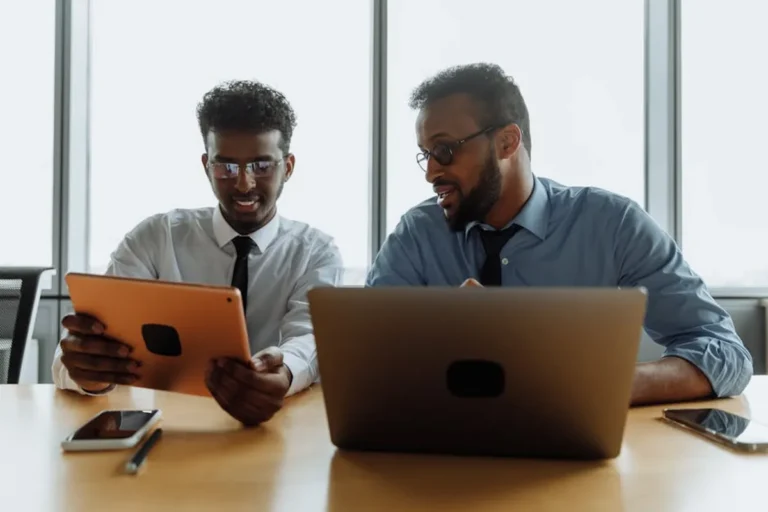 How to Turn Competitor Traffic Data Into Article Ideas